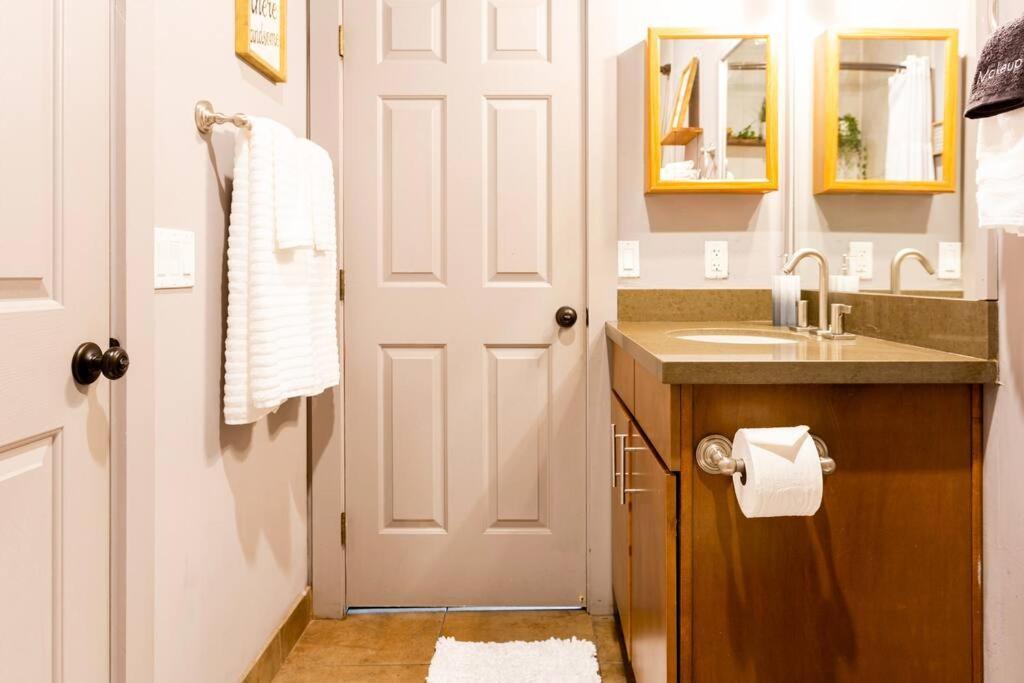 2Br Home W Parking Downtown Charm In Full Bloom! Tucson Exterior photo